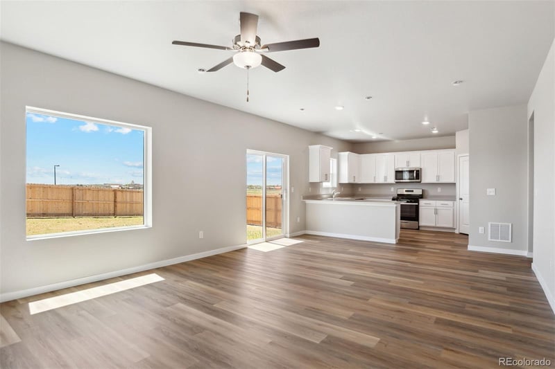 48150 Shetland Dr, Bennett, CO 80102