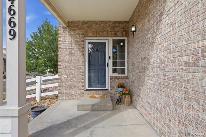 24669 E Wyoming Cir, Aurora, CO 80018