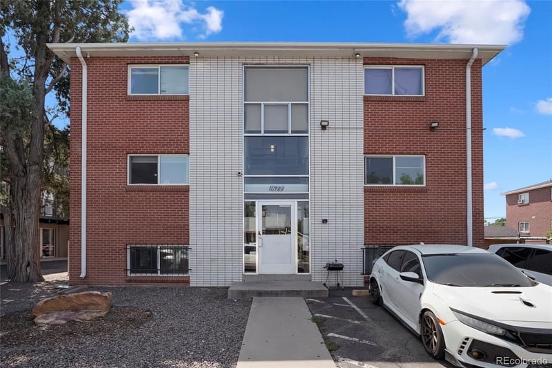 1677 Geneva St, Aurora, CO 80010