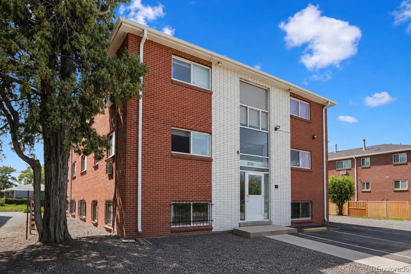 1677 Geneva St, Aurora, CO 80010