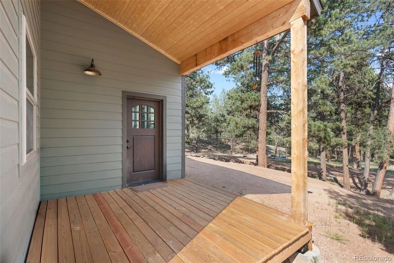 2270 Pikes Peak Dr, Florissant, CO 80816