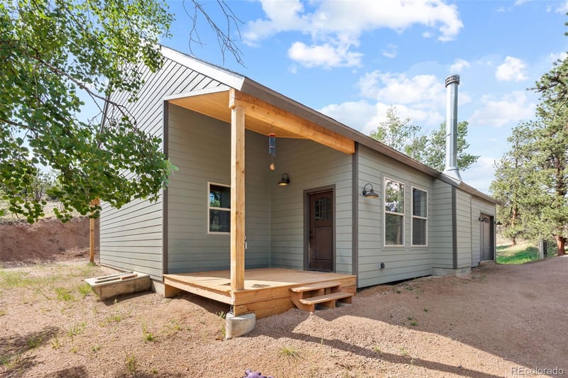 2270 Pikes Peak Dr, Florissant, CO 80816