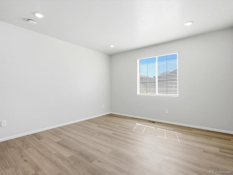 2213 E 164th Ave, Thornton, CO 80602