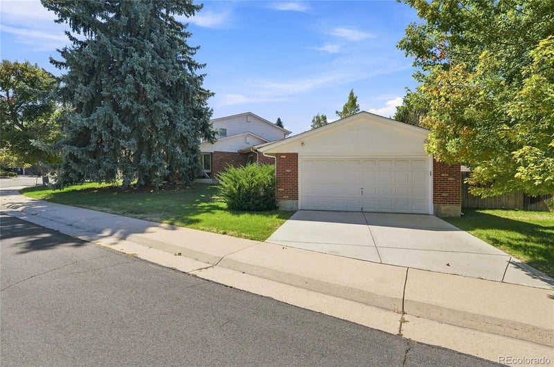 1460 S Macon St, Aurora, CO 80012