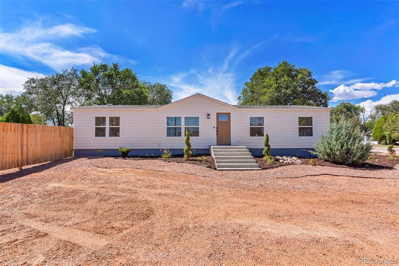 2206 W 16th St, Pueblo, CO 81003