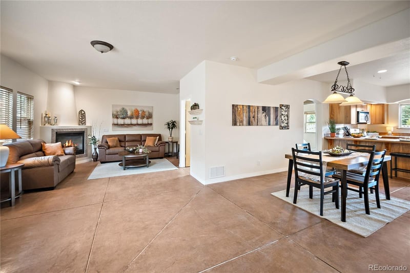 18 Taos Pl, Manitou Springs, CO 80829