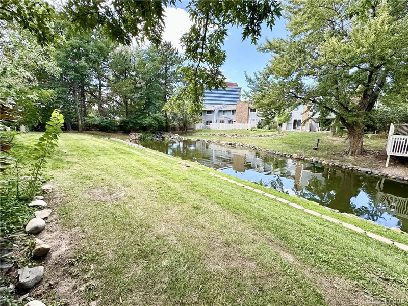 2910 S Parker Ct, Aurora, CO 80014