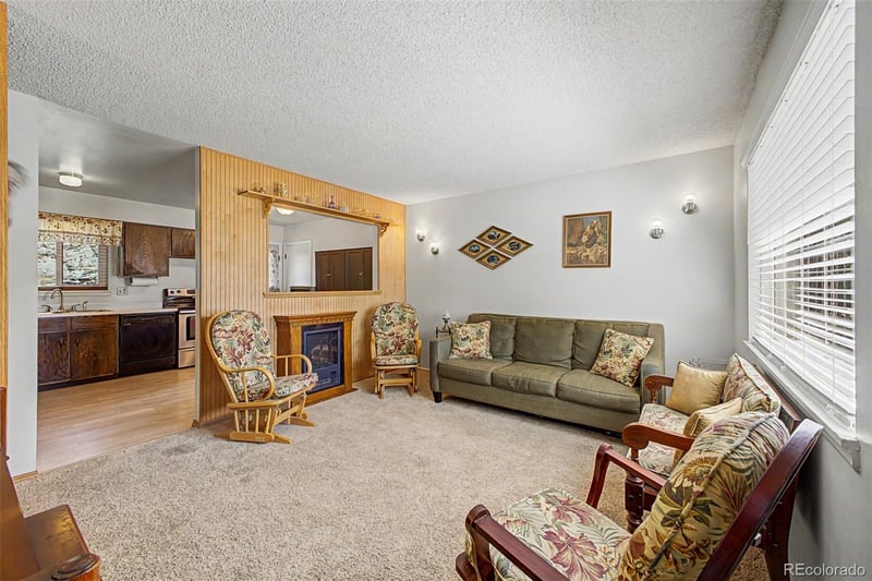 914 S Macon St, Aurora, CO 80012