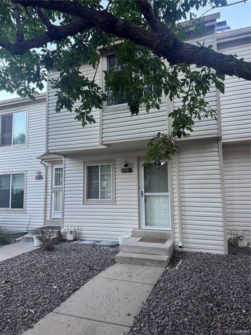 4240 S Mobile Cir #C, Aurora, CO 80013