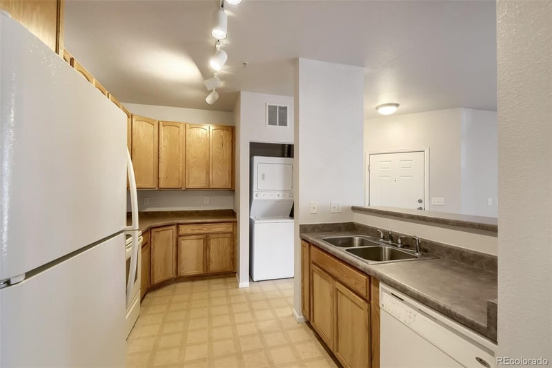 3865 S Dayton St #101, Aurora, CO 80014