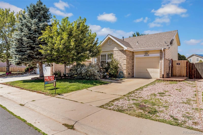 4909 Eagle St, Denver, CO 80239