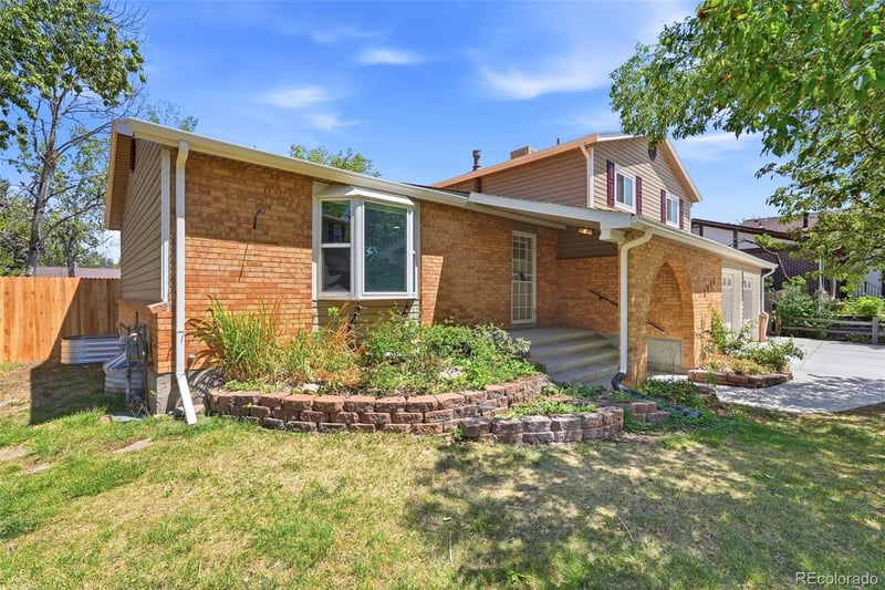 8496 Quay Dr, Arvada, CO 80003