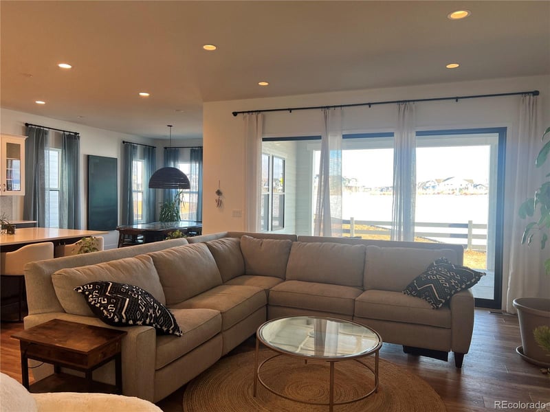 9438 Lake Breeze Dr, Littleton, CO 80125