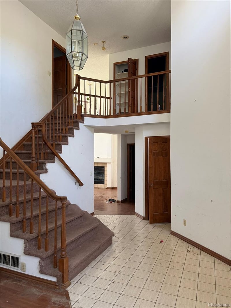 2221 S Moline Ct, Aurora, CO 80015