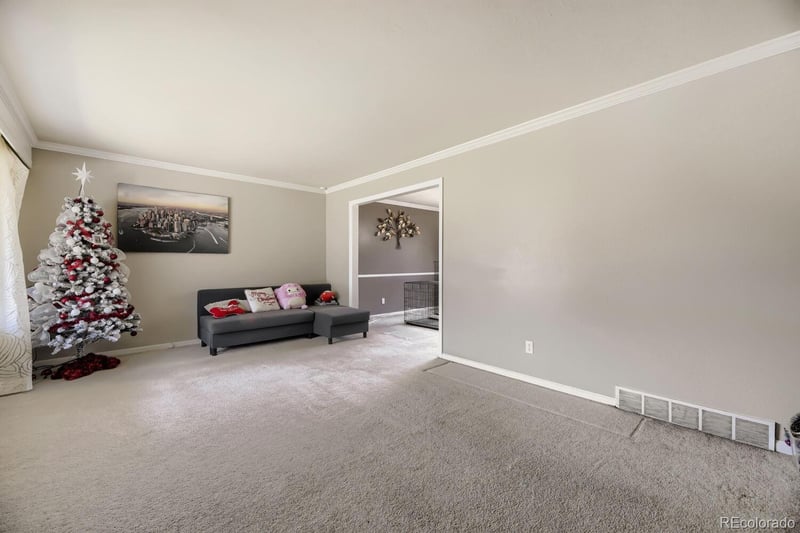 1435 S Macon St, Aurora, CO 80012
