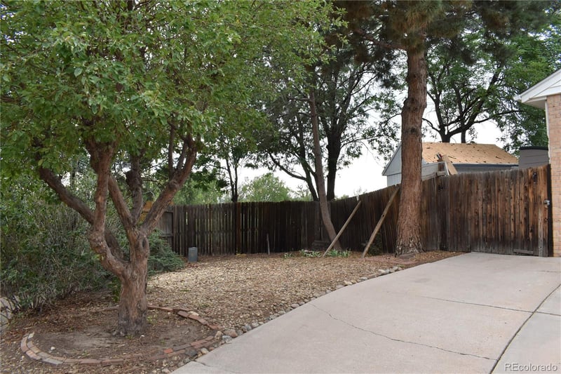471 S Kingston Cir, Aurora, CO 80012