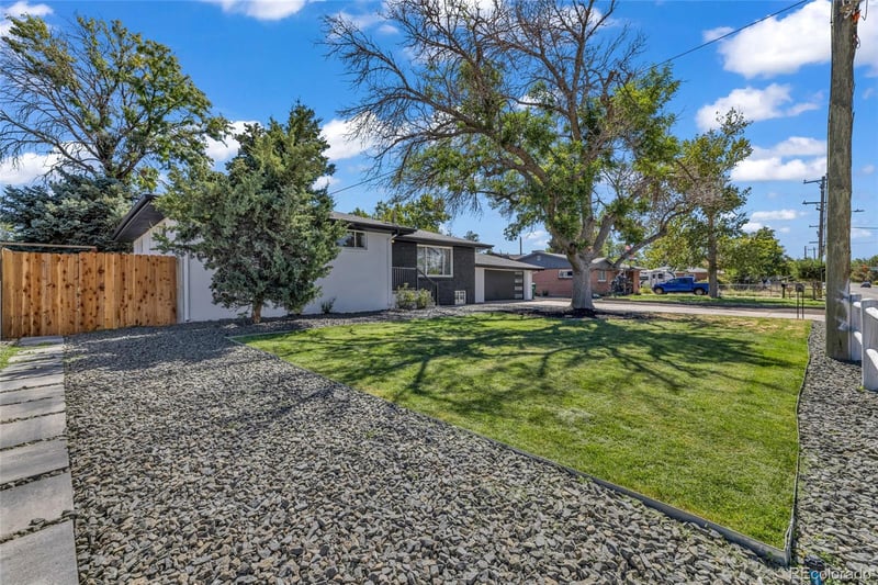 6080 Holly St, Commerce City, CO 80022