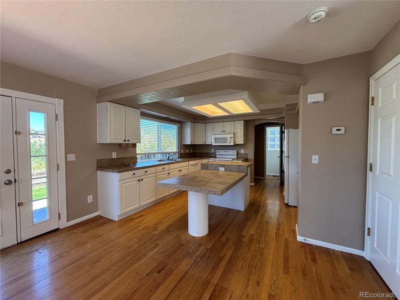 1181 Savannah Sparrow Dr, Highlands Ranch, CO 80129