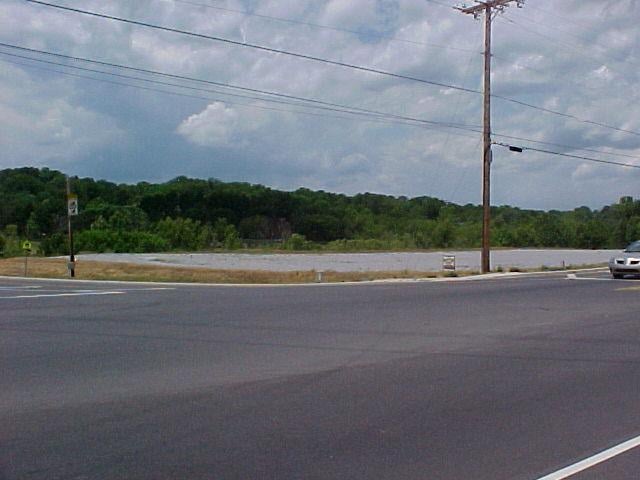 1003 Center Point Rd, Hendersonville, TN 37075