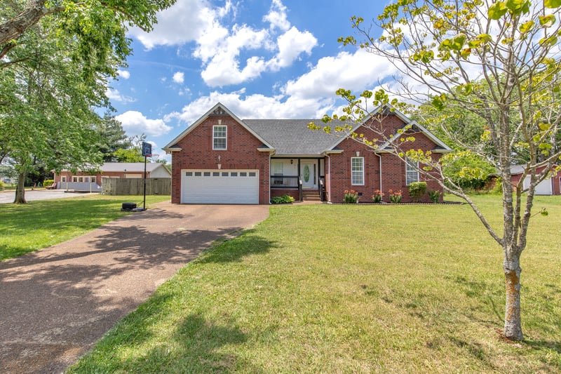 217 Riggs Ave, Portland, TN 37148