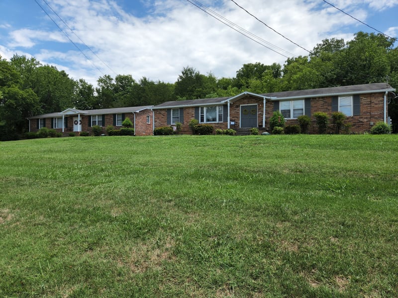 1006 Center Point #A-B, Hendersonville, TN 37075