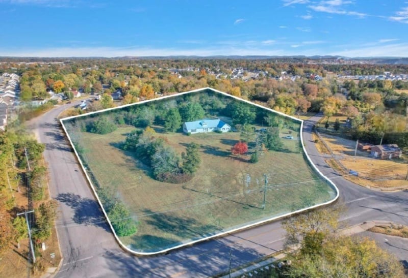 1033 Twin Oak Dr, Murfreesboro, TN 37130