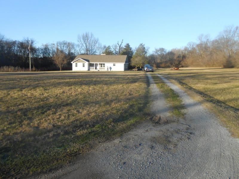 2081 Neelys Bend Rd, Madison, TN 37115