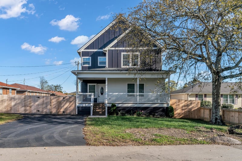 110 Ten Throw Dr, Lebanon, TN 37087