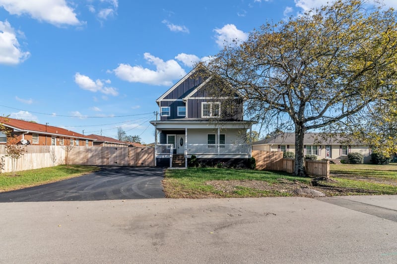 110 Ten Throw Dr, Lebanon, TN 37087