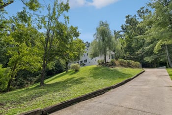 6633 Ellesmere Rd, Nashville, TN 37205