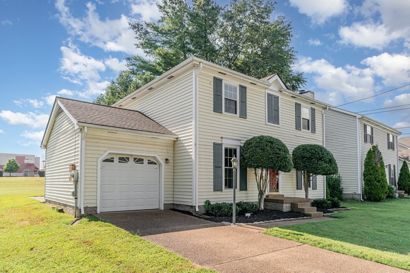 104 White Oak Ct, Hendersonville, TN 37075