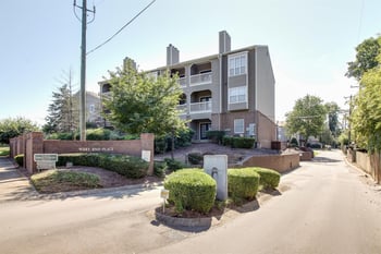 137 W End Pl, Nashville, TN 37205