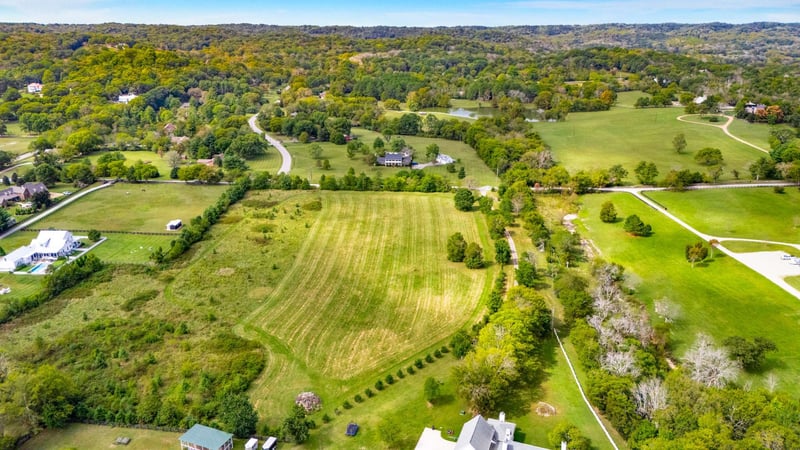 1816 Old Natchez Trce, Franklin, TN 37069