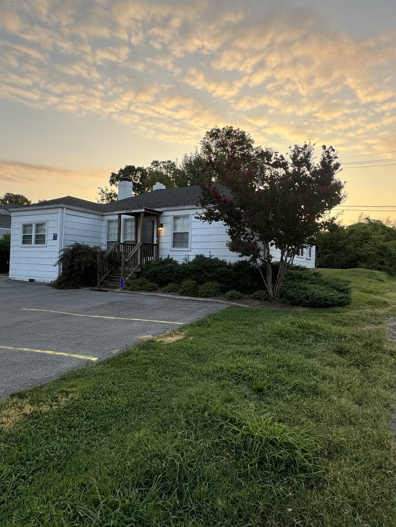 628 W Iris Dr, Nashville, TN 37204