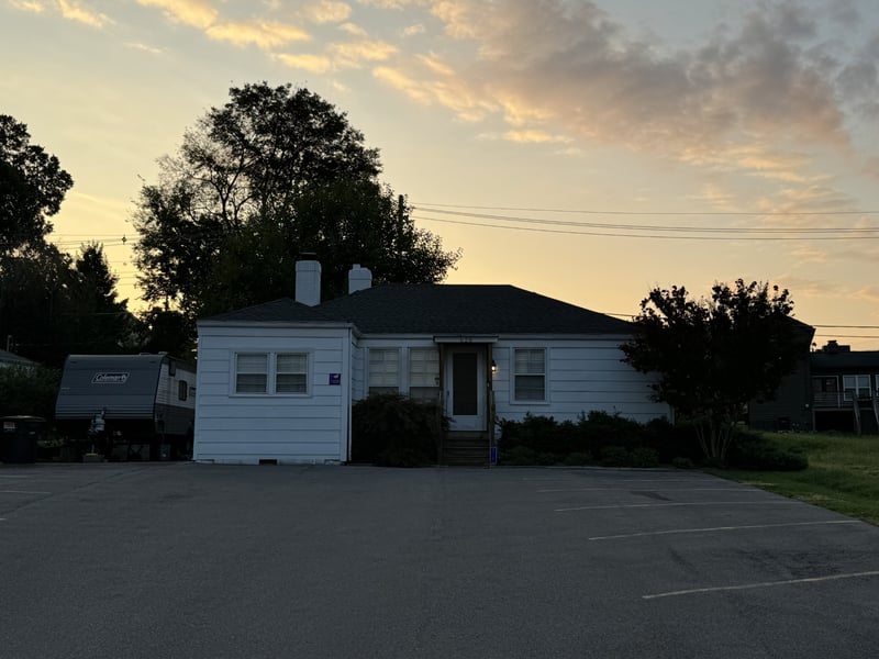 628 W Iris Dr, Nashville, TN 37204