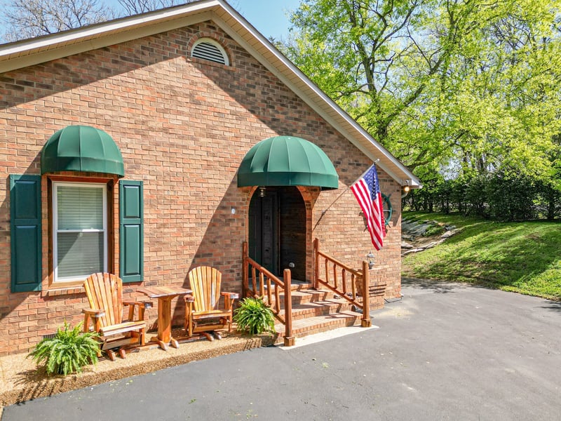 204 Hogan Ln, Columbia, TN 38401