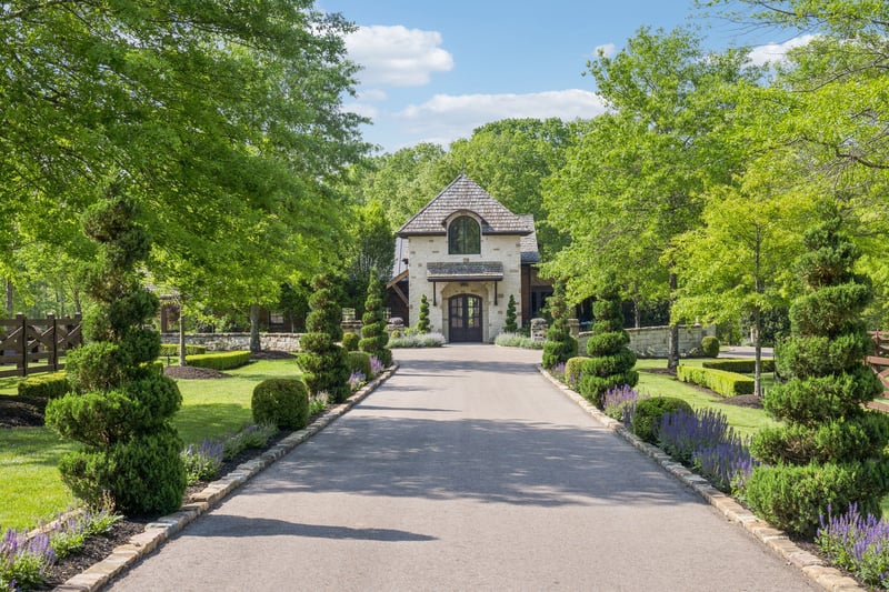 5715 Greenbrier Rd, Franklin, TN 37064