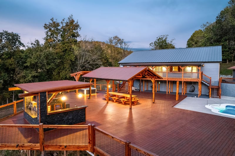 43 Landfill Ln, Brush Creek, TN 38547