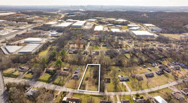 430 Ewing Dr, Nashville, TN 37207