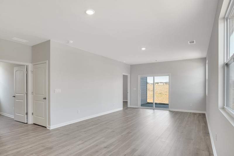 7062 Lang Ave, White House, TN 37188