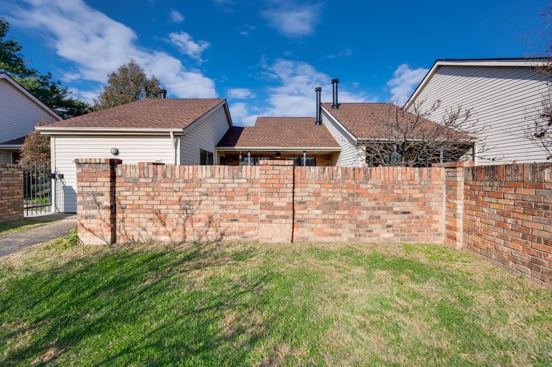 405 Laurel Hill Dr, Old Hickory, TN 37138