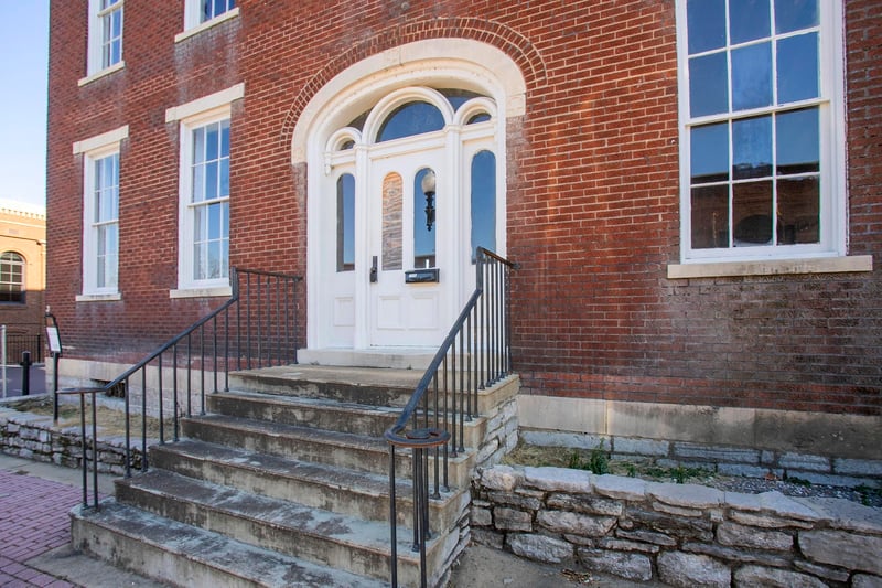 706 N Main St, Columbia, TN 38401
