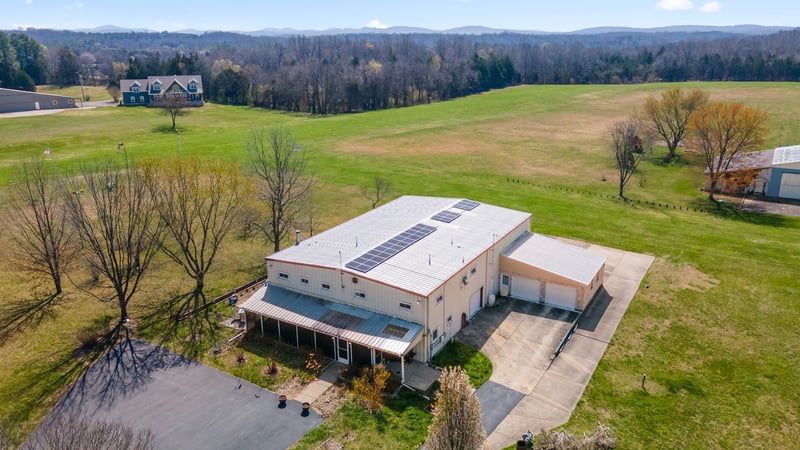 205 Gwynn Rd #Hangar 8, Lebanon, TN 37090