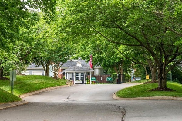 231 Green Harbor Rd #113A, Old Hickory, TN 37138