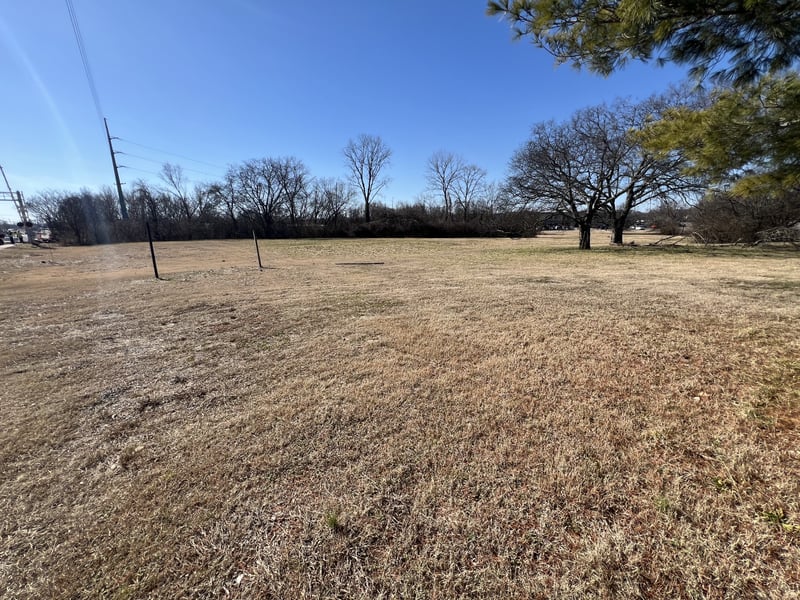 98 Volunteer Dr, Hendersonville, TN 37075