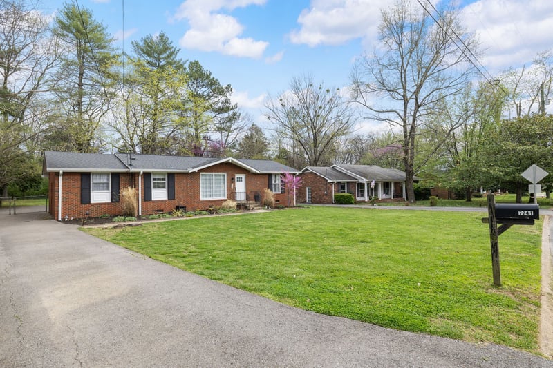 7241 Willow Creek Dr, Nashville, TN 37221