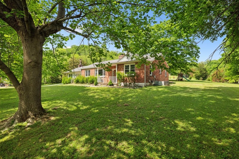 1155 Ridge Hill Rd, Goodlettsville, TN 37072