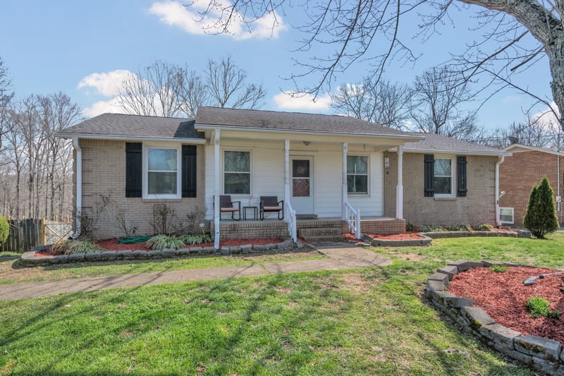 125 Ashland Dr, Ashland City, TN 37015