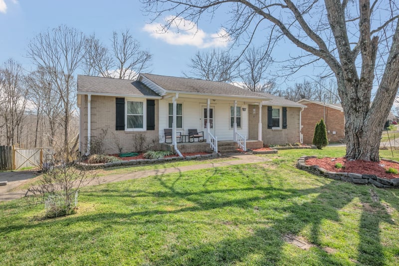125 Ashland Dr, Ashland City, TN 37015