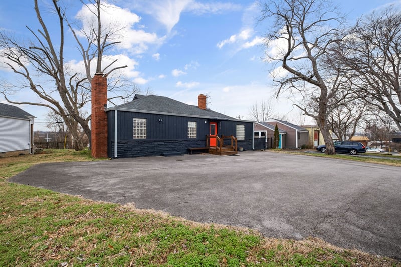 2825 Azalea Pl, Nashville, TN 37204